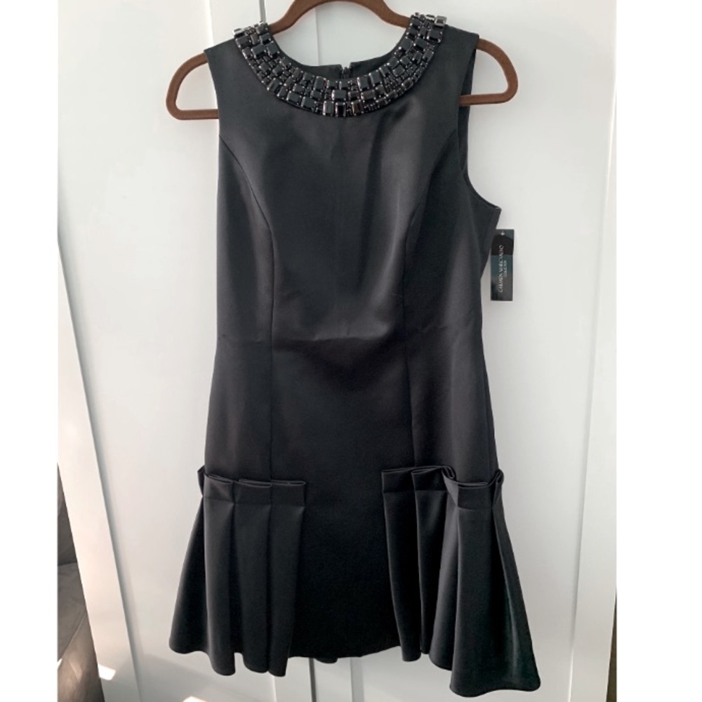 Carmen Marc Valvo | Elegant black cocktail dress